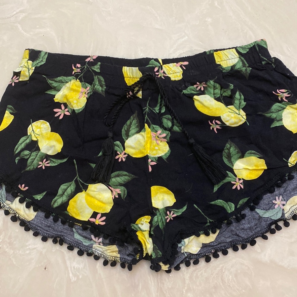 Derek heart shorts size medium